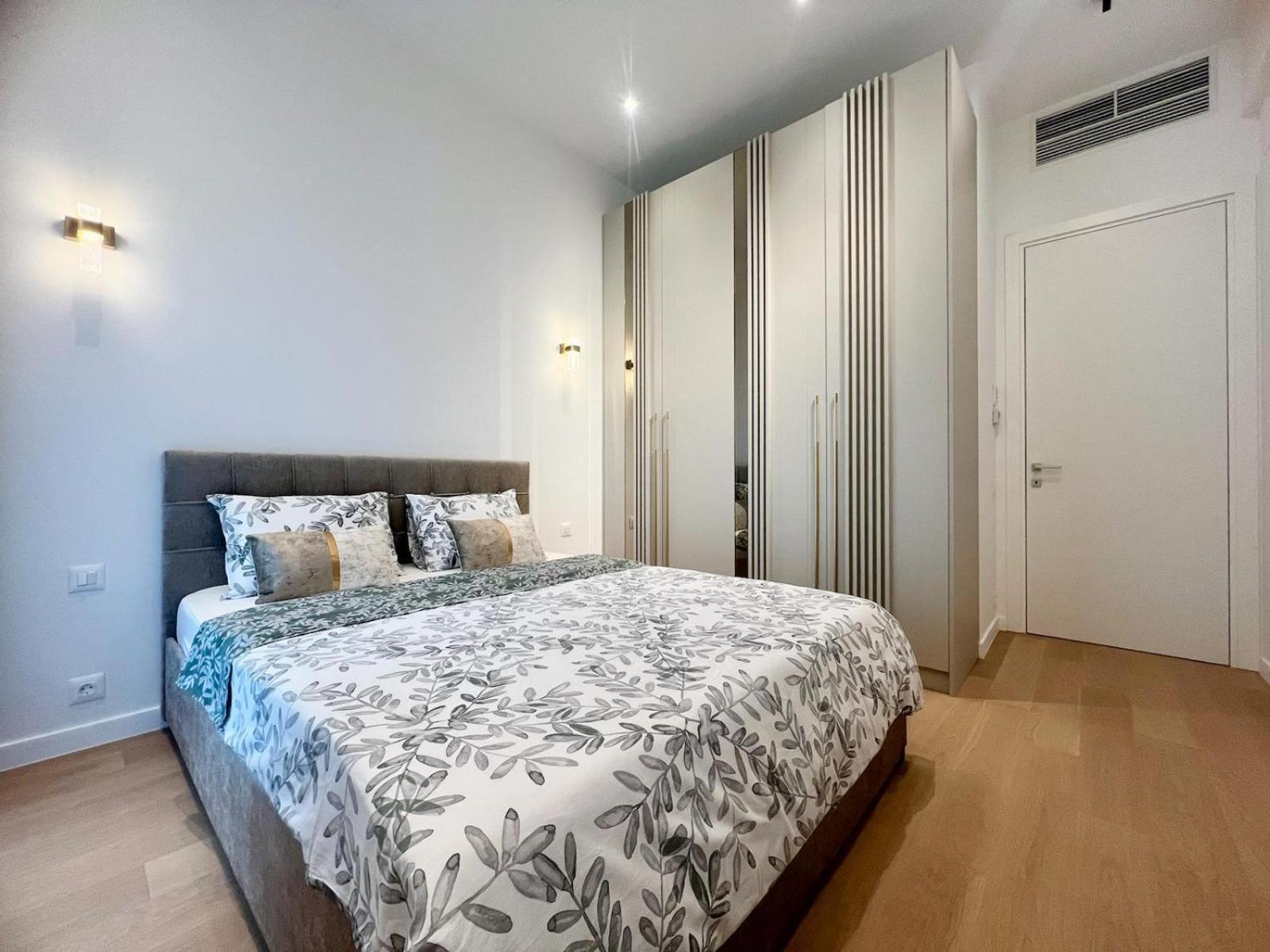 One Verdi Luxury Apartments Bucureşti Ngoại thất bức ảnh